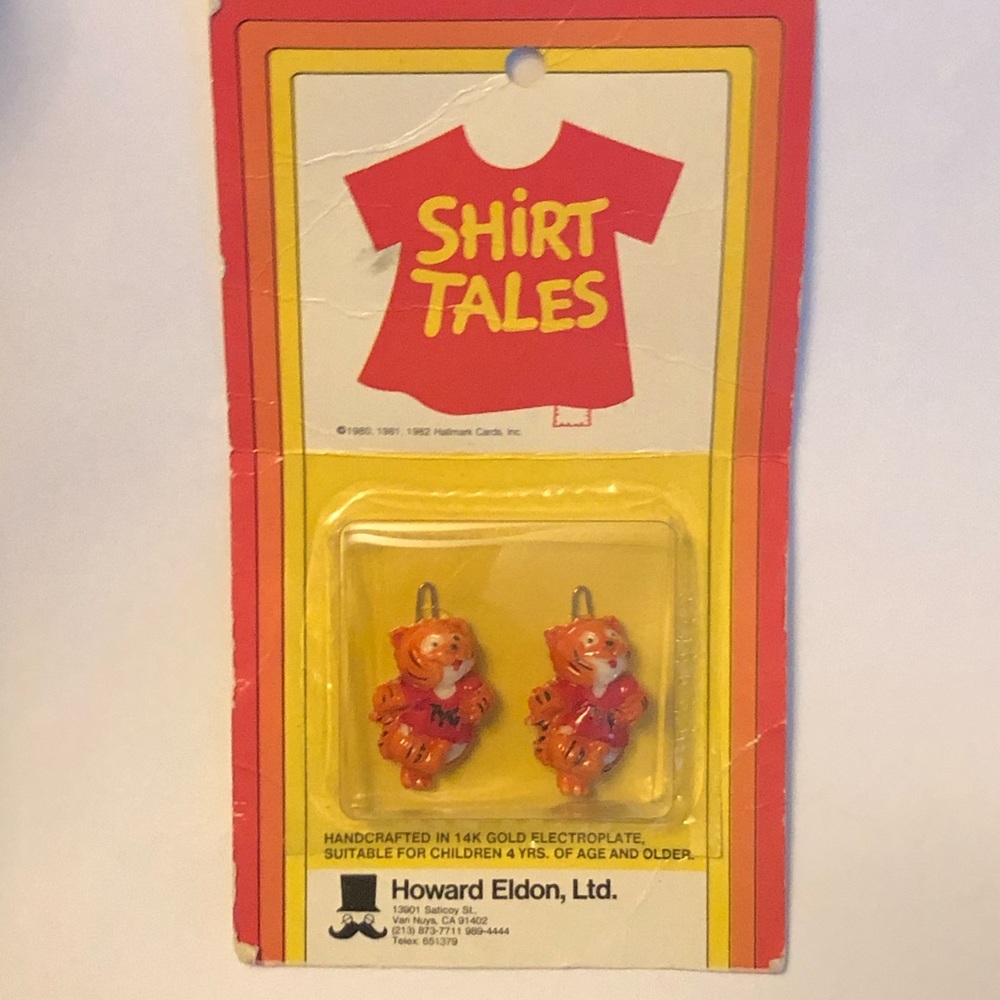 Shirt Tales Clips on Hold